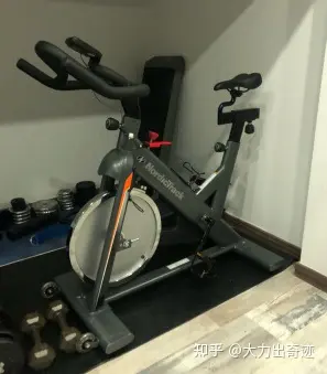 单车健身_健身单车减肥效果怎么样_健身单车正确锻炼方法